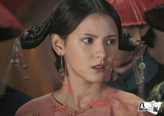 《如懿傳》張予曦“妓女”妝美過李沁，脖子驚曝“吻痕”引人遐想
