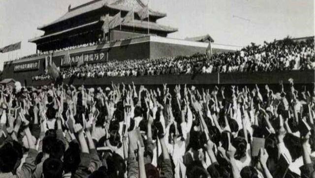 全球4大奇葩國(guó)慶節(jié)：韓國(guó)一年慶5次，英國(guó)最“隨便”法國(guó)最奢侈_圖1
